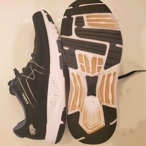 Karhu running shoe